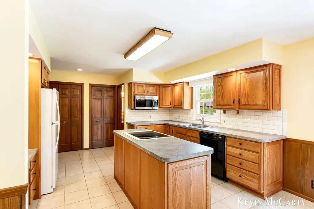 1746 Edgewood Avenue SE Grand Rapids City MI 49506