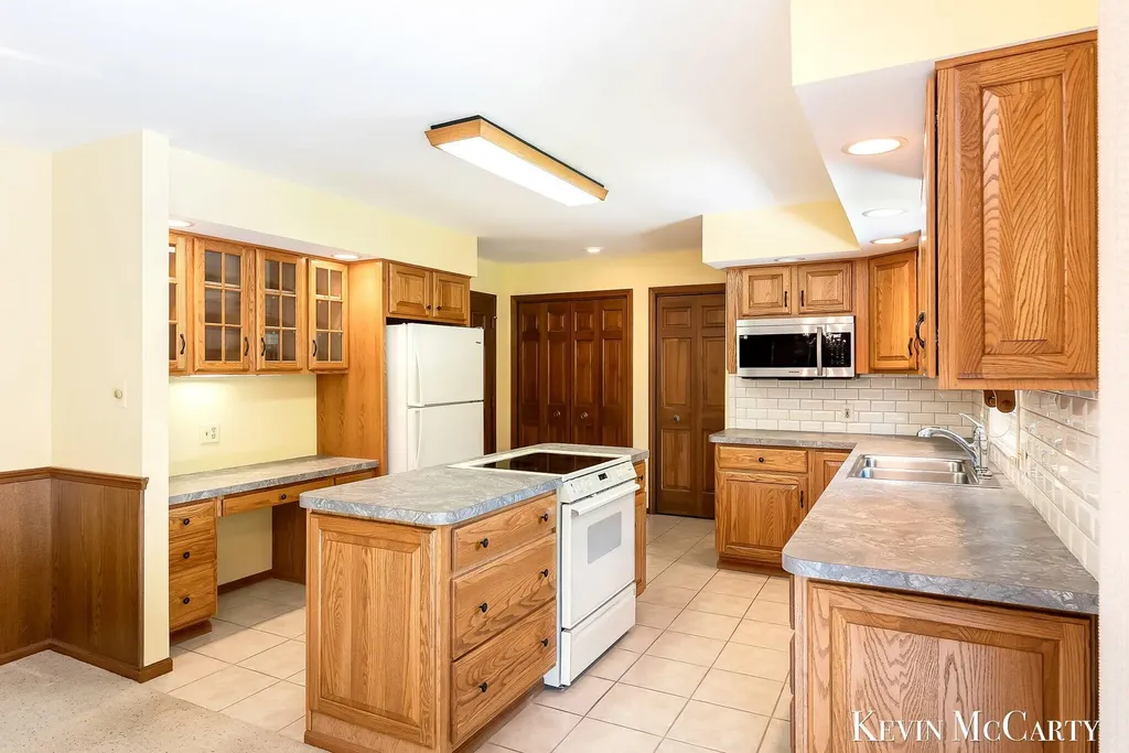 1746 Edgewood Avenue SE Grand Rapids City MI 49506