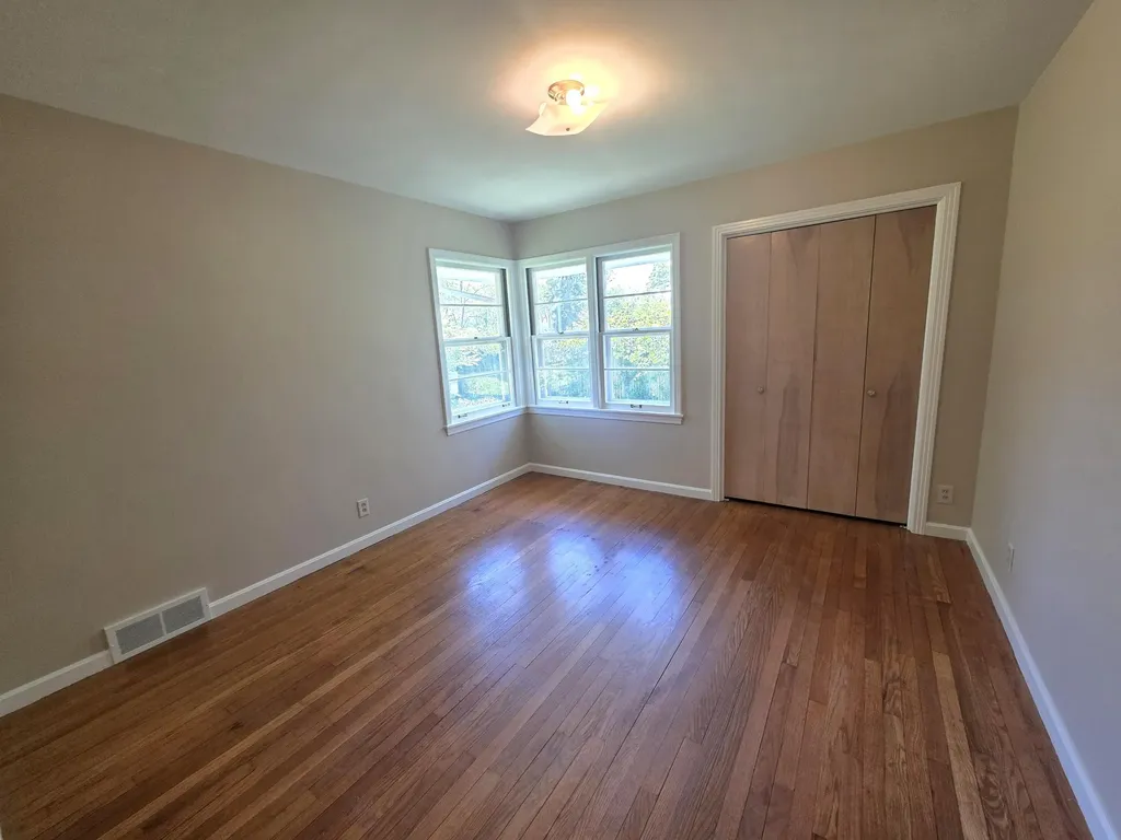 4029 Lakeside Drive Kalamazoo Charter Township MI 49008
