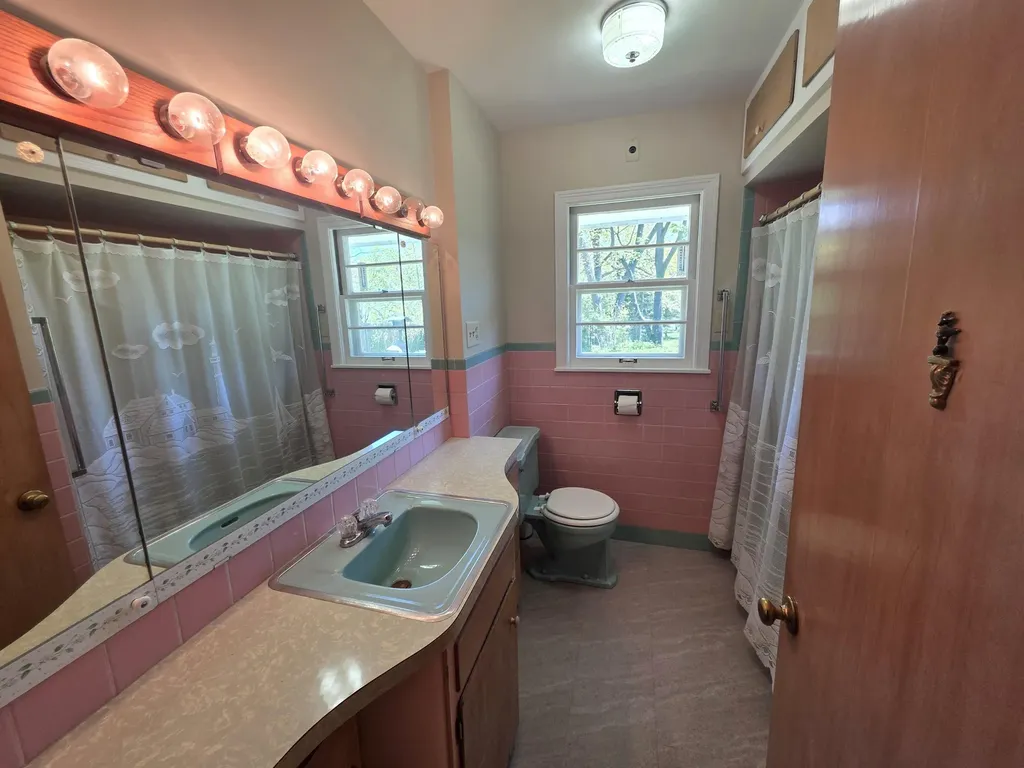 4029 Lakeside Drive Kalamazoo Charter Township MI 49008