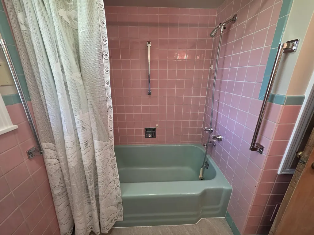 4029 Lakeside Drive Kalamazoo Charter Township MI 49008