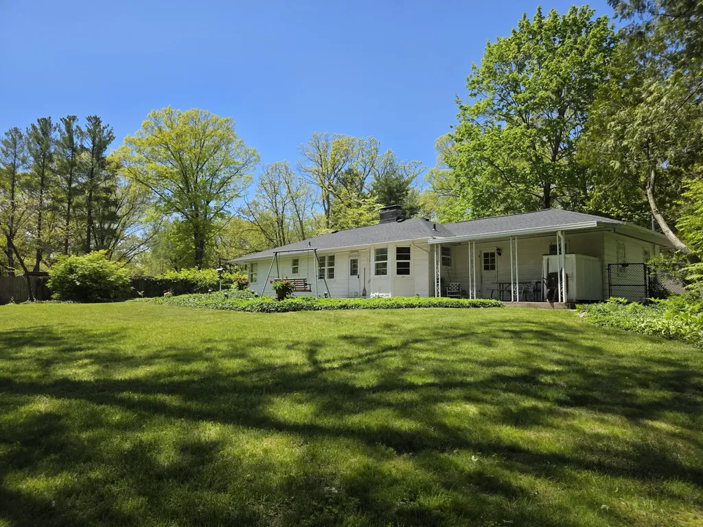 4029 Lakeside Drive Kalamazoo Charter Township MI 49008