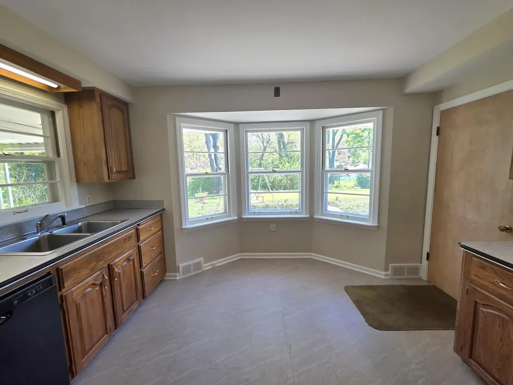 4029 Lakeside Drive Kalamazoo Charter Township MI 49008