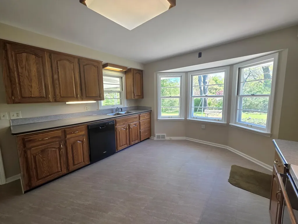 4029 Lakeside Drive Kalamazoo Charter Township MI 49008