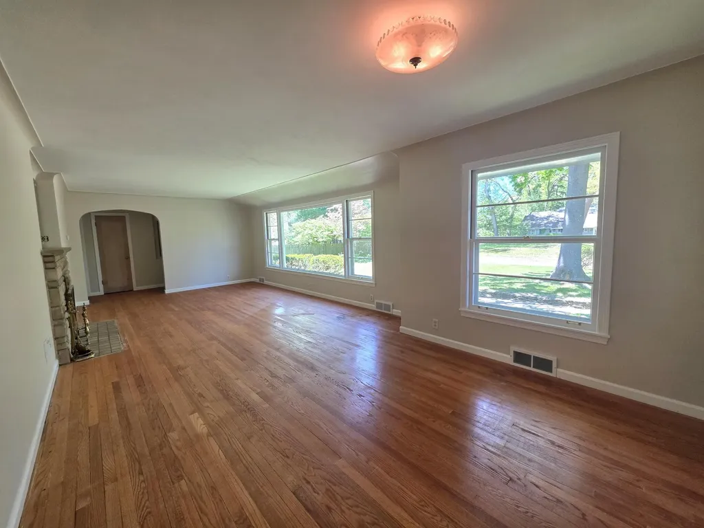 4029 Lakeside Drive Kalamazoo Charter Township MI 49008