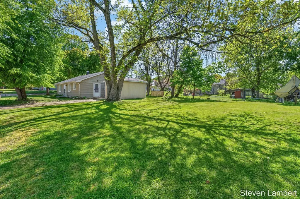 1028 S Hayes Street Hastings City MI 49058