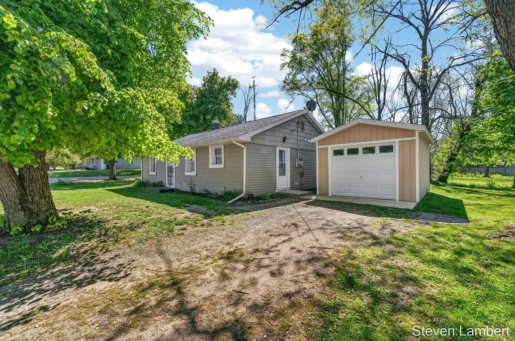 1028 S Hayes Street Hastings City MI 49058