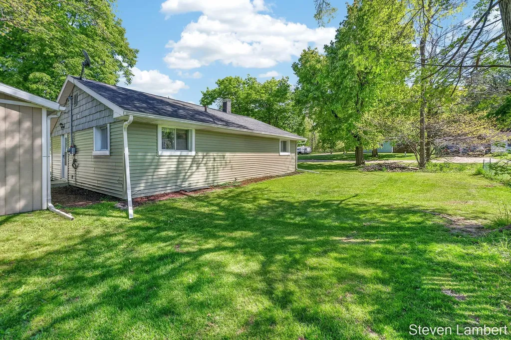 1028 S Hayes Street Hastings City MI 49058