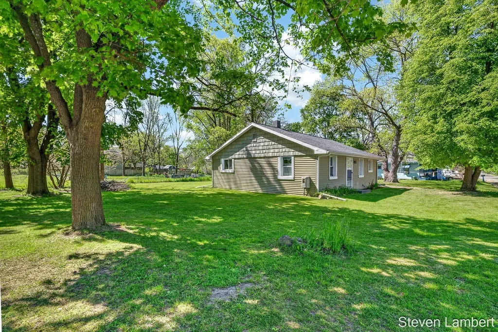 1028 S Hayes Street Hastings City MI 49058