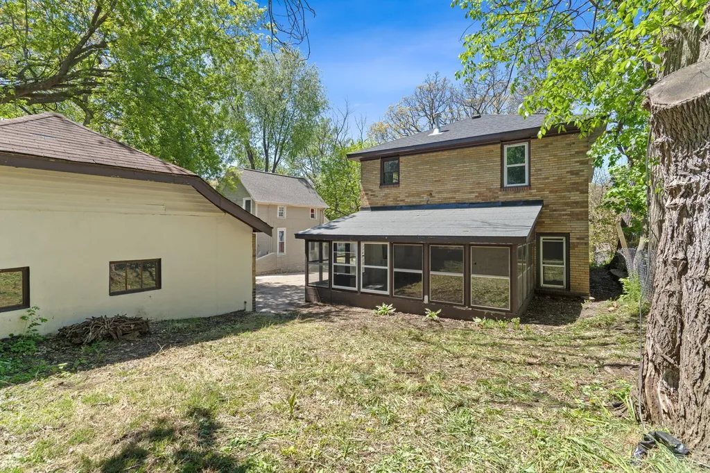 1568 Forrest Avenue NE Grand Rapids City MI 49505