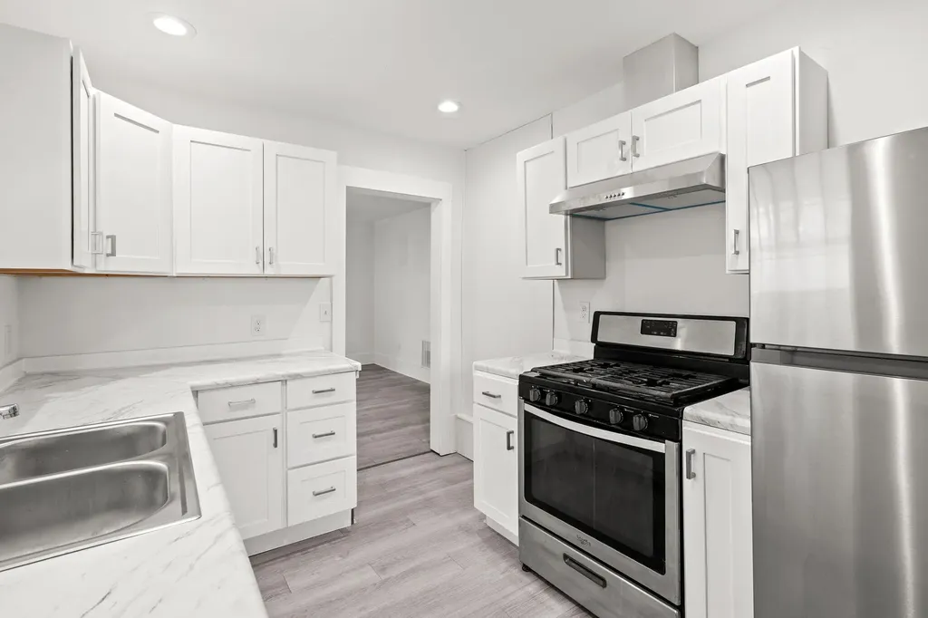 1568 Forrest Avenue NE Grand Rapids City MI 49505