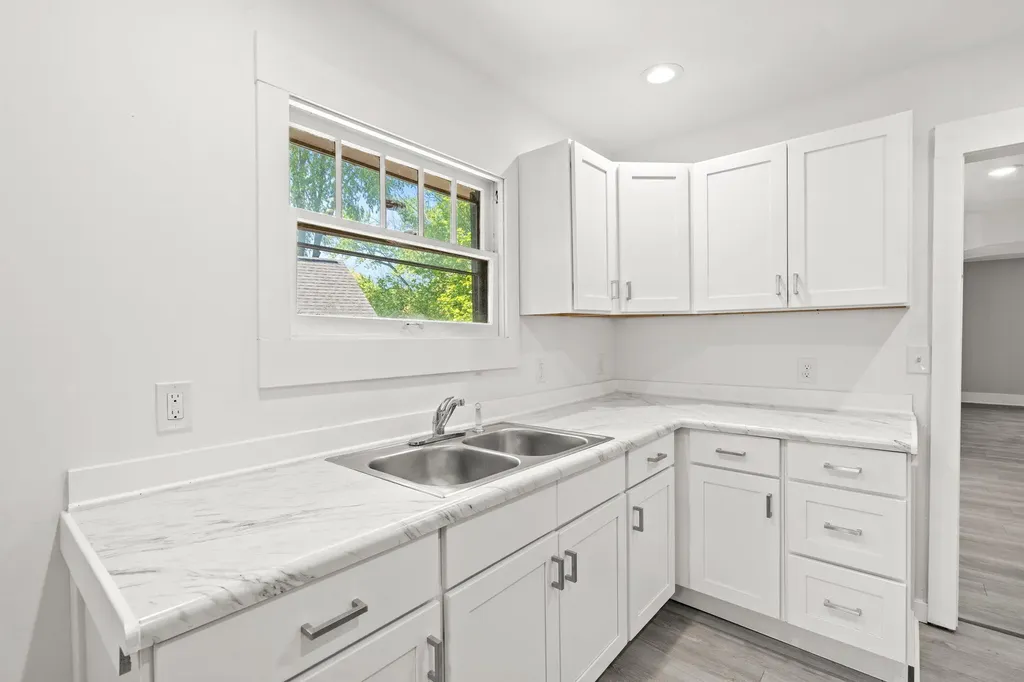 1568 Forrest Avenue NE Grand Rapids City MI 49505