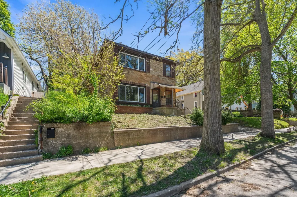 1568 Forrest Avenue NE Grand Rapids City MI 49505