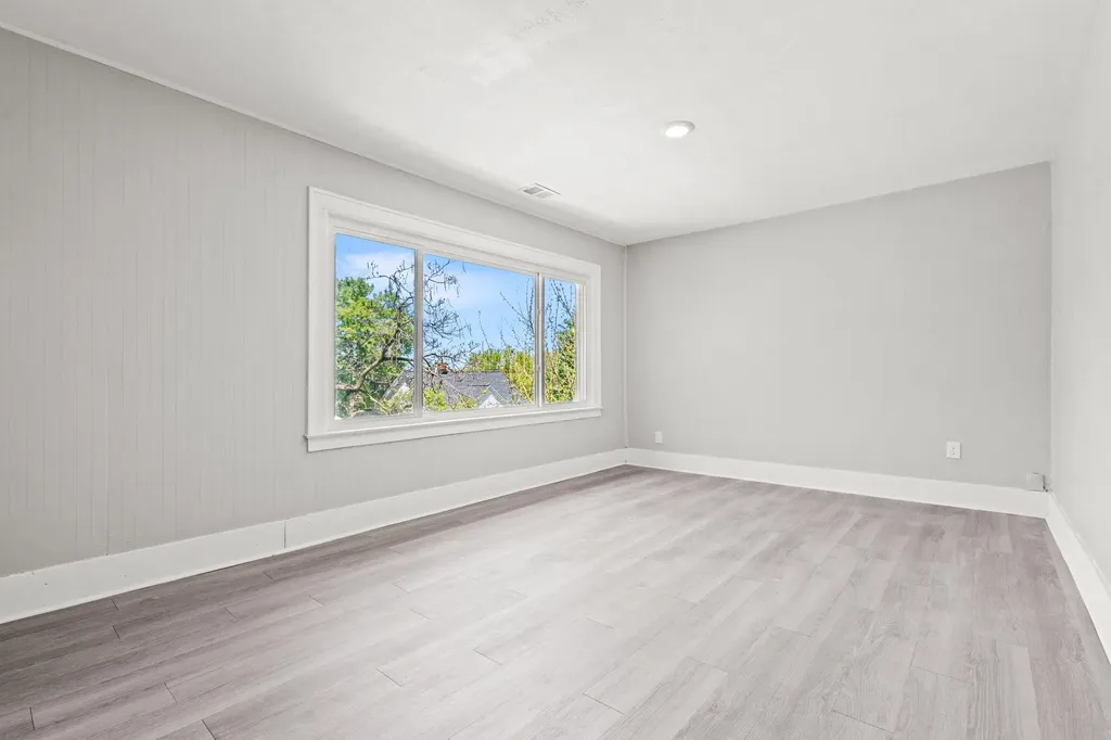 1568 Forrest Avenue NE Grand Rapids City MI 49505