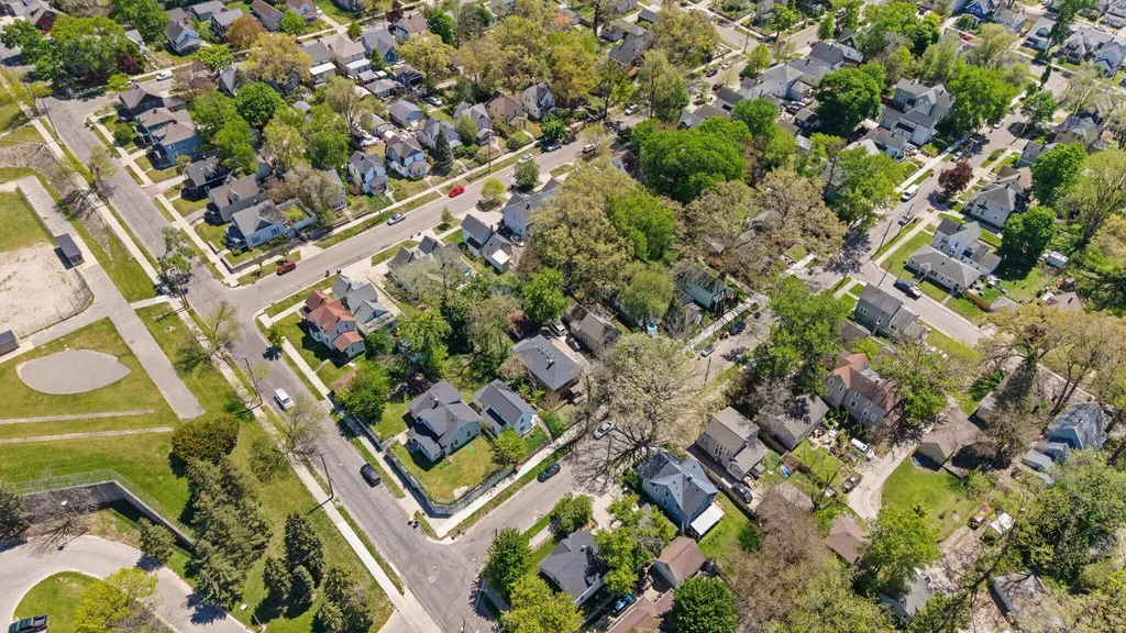 1568 Forrest Avenue NE Grand Rapids City MI 49505