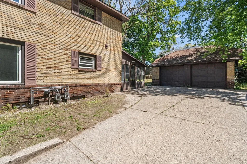 1568 Forrest Avenue NE Grand Rapids City MI 49505