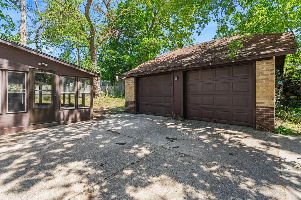 1568 Forrest Avenue NE Grand Rapids City MI 49505
