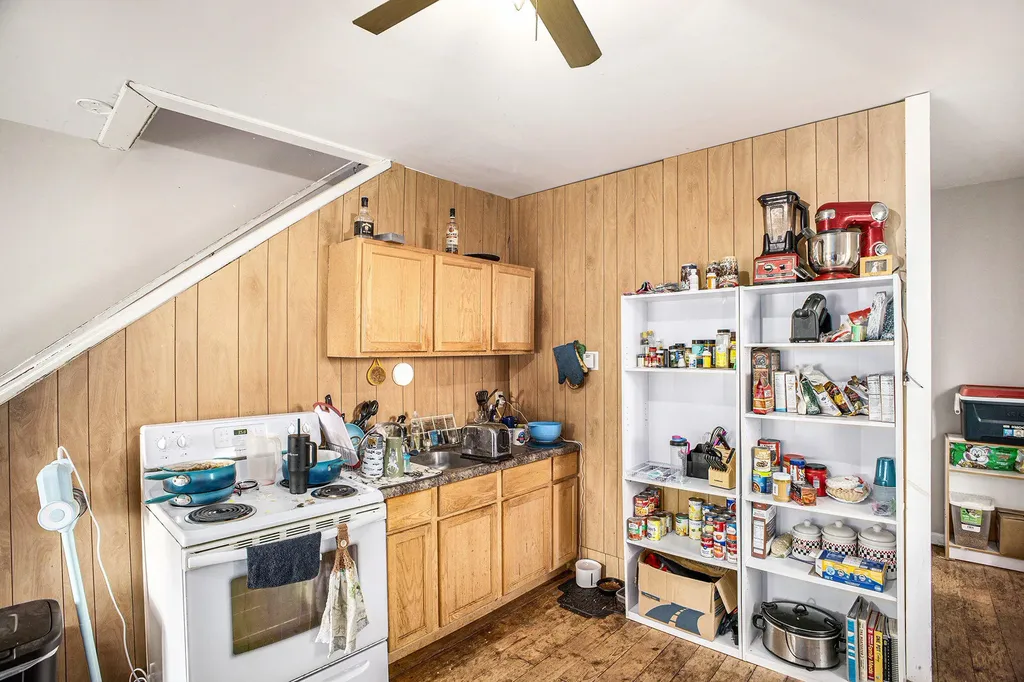 831 Vine Street Lansing City MI 48912