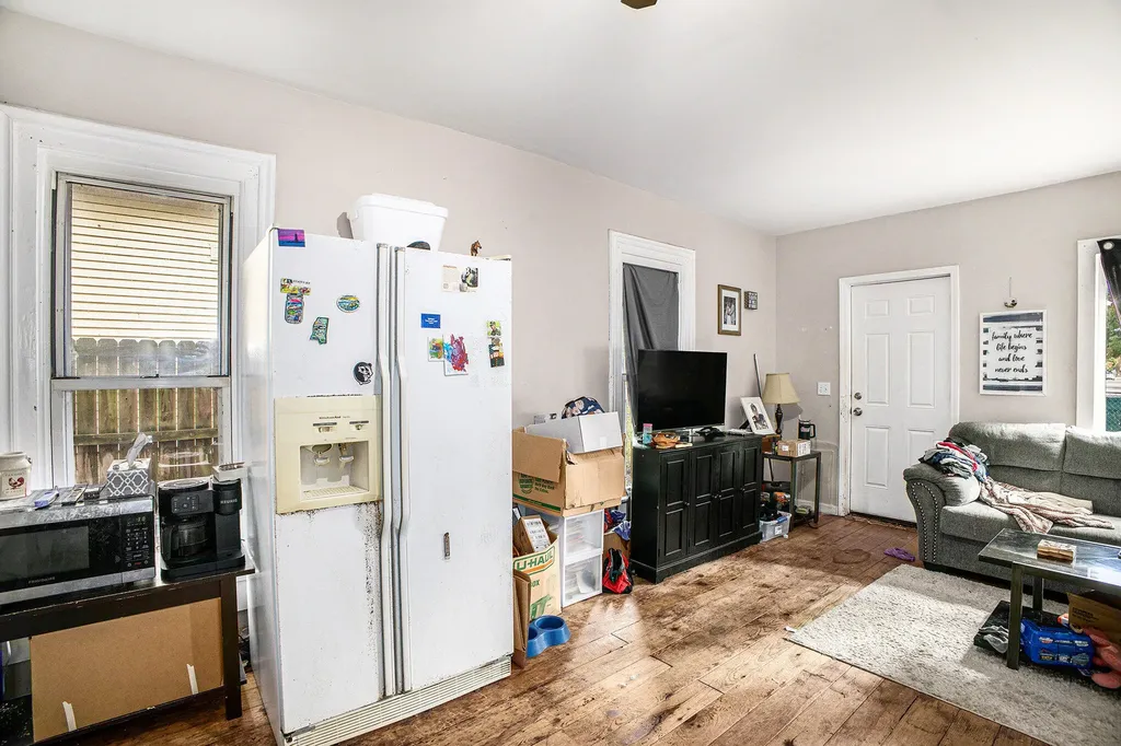 831 Vine Street Lansing City MI 48912