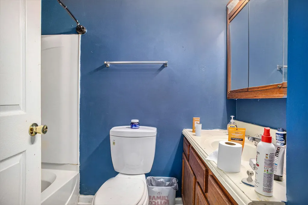 831 Vine Street Lansing City MI 48912