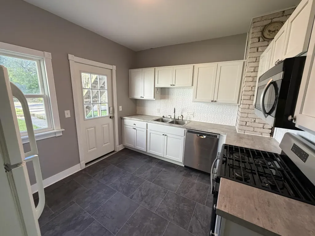 232 Spencer Street NE Grand Rapids City MI 49505