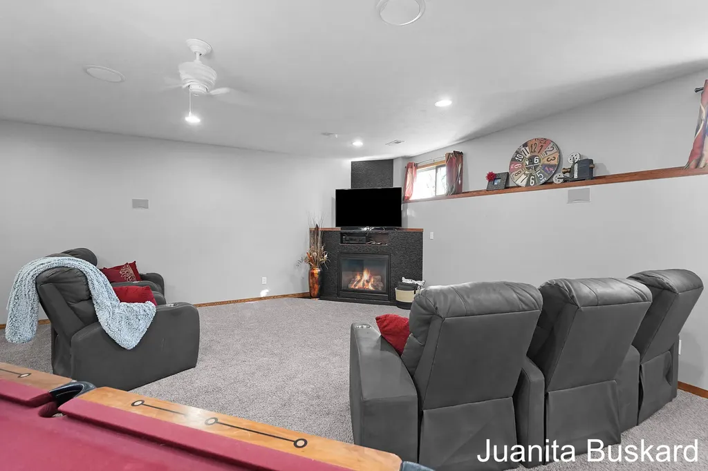1769 Mary Lynn Court Tallmadge Charter Township MI 49435