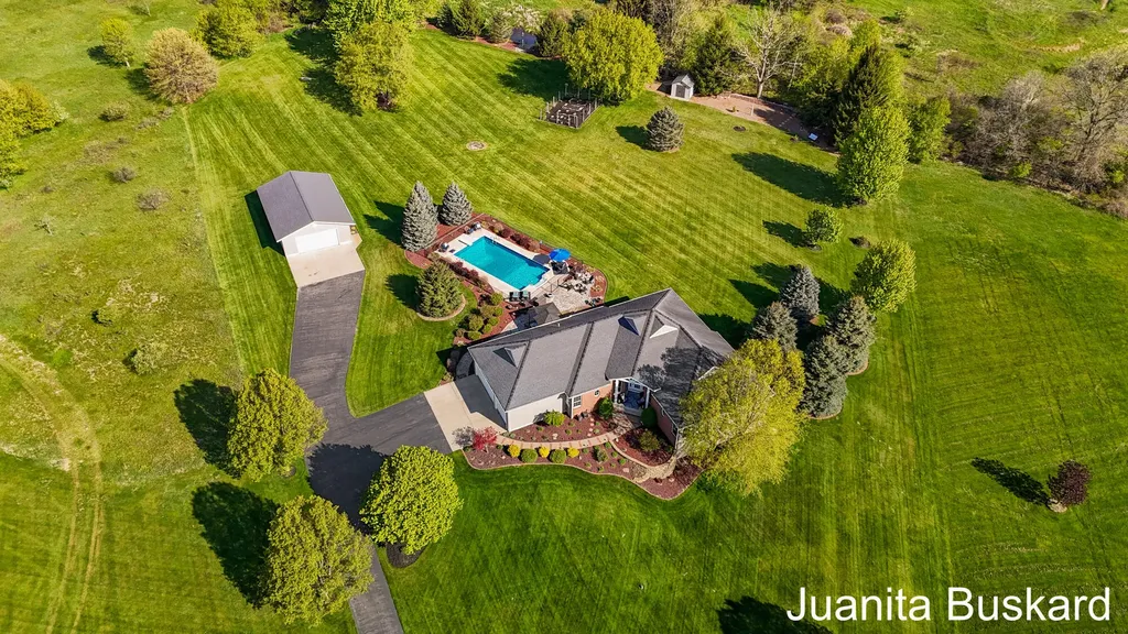 1769 Mary Lynn Court Tallmadge Charter Township MI 49435