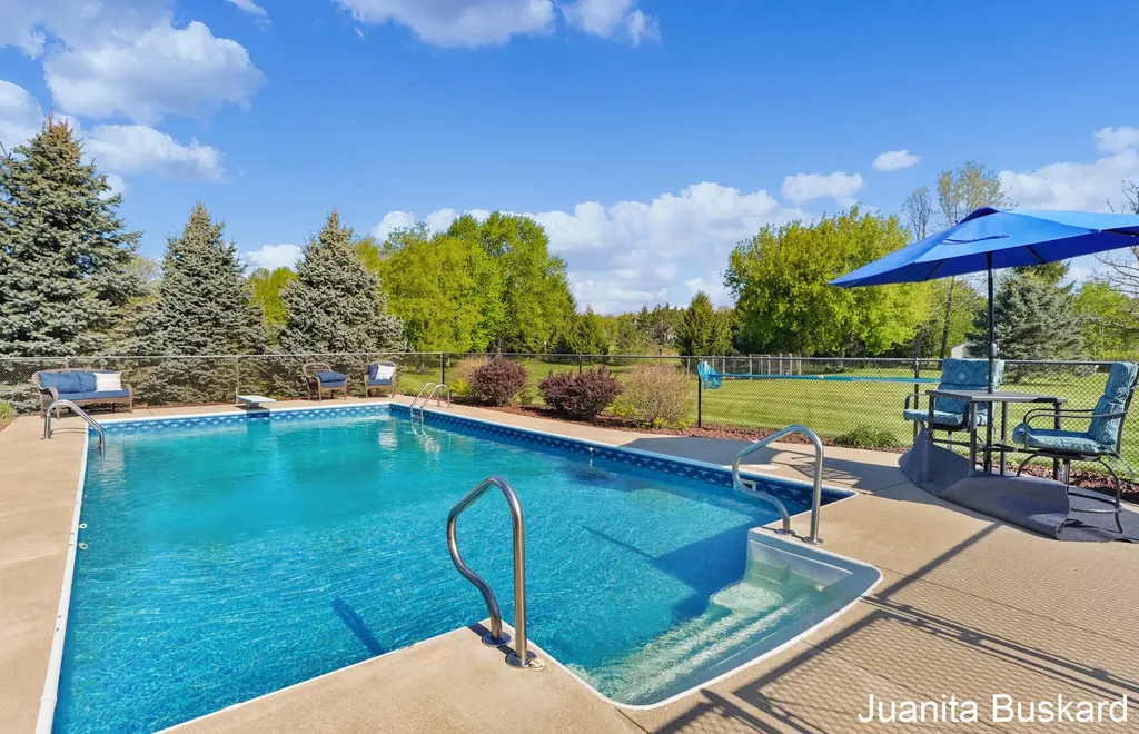 1769 Mary Lynn Court Tallmadge Charter Township MI 49435
