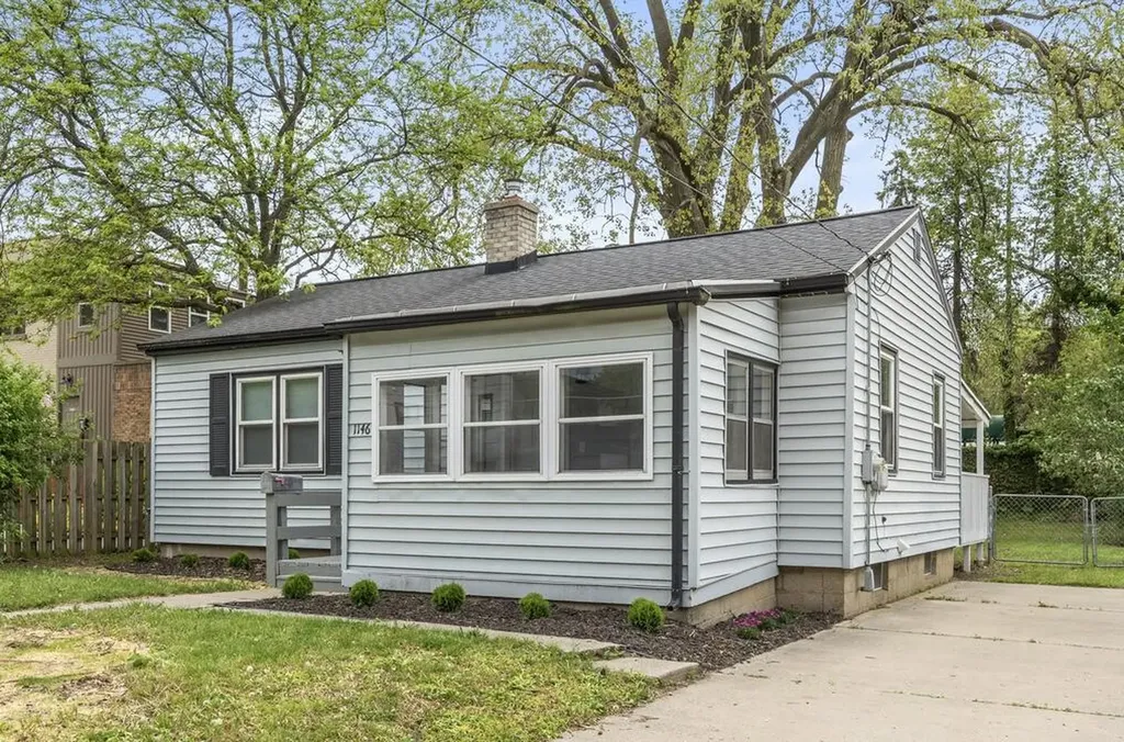 1146 Eastern Avenue NE Grand Rapids City MI 49503