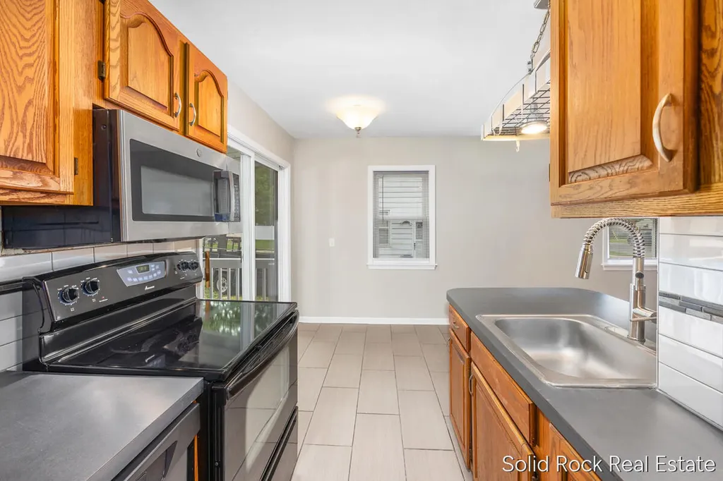 1146 Eastern Avenue NE Grand Rapids City MI 49503