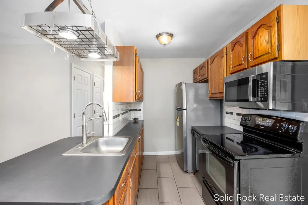 1146 Eastern Avenue NE Grand Rapids City MI 49503