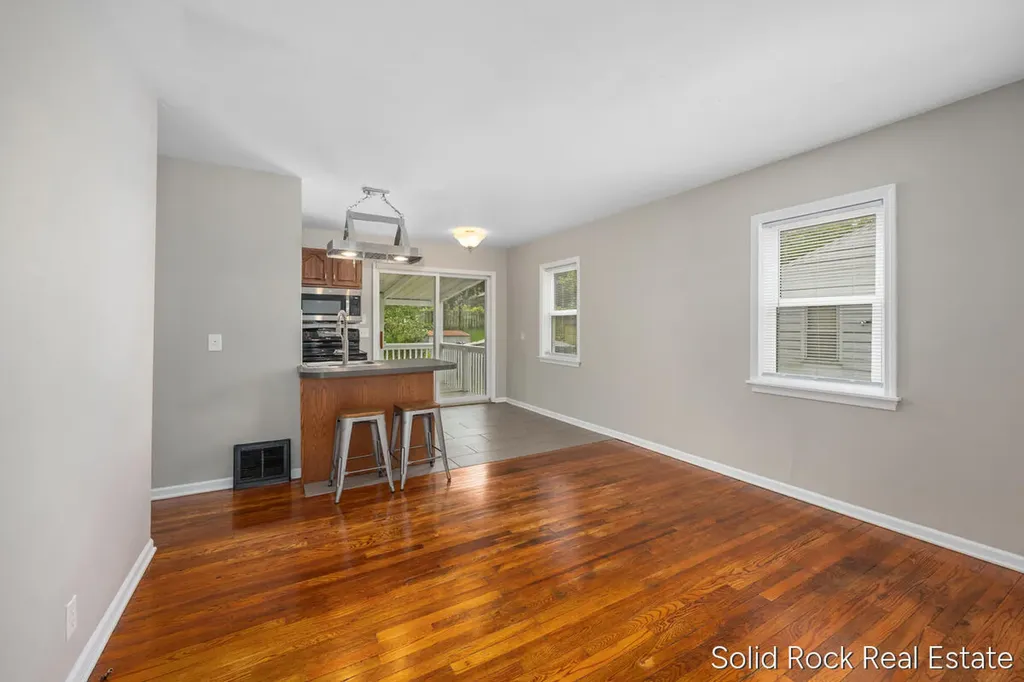 1146 Eastern Avenue NE Grand Rapids City MI 49503