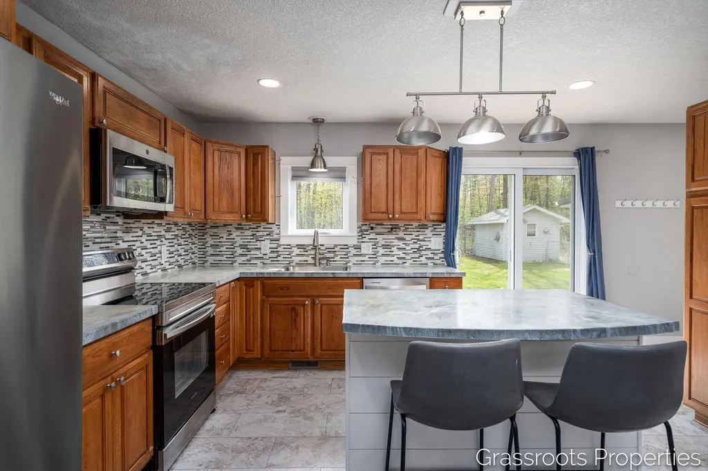 11706 S Us 31 Montague Township MI 49437