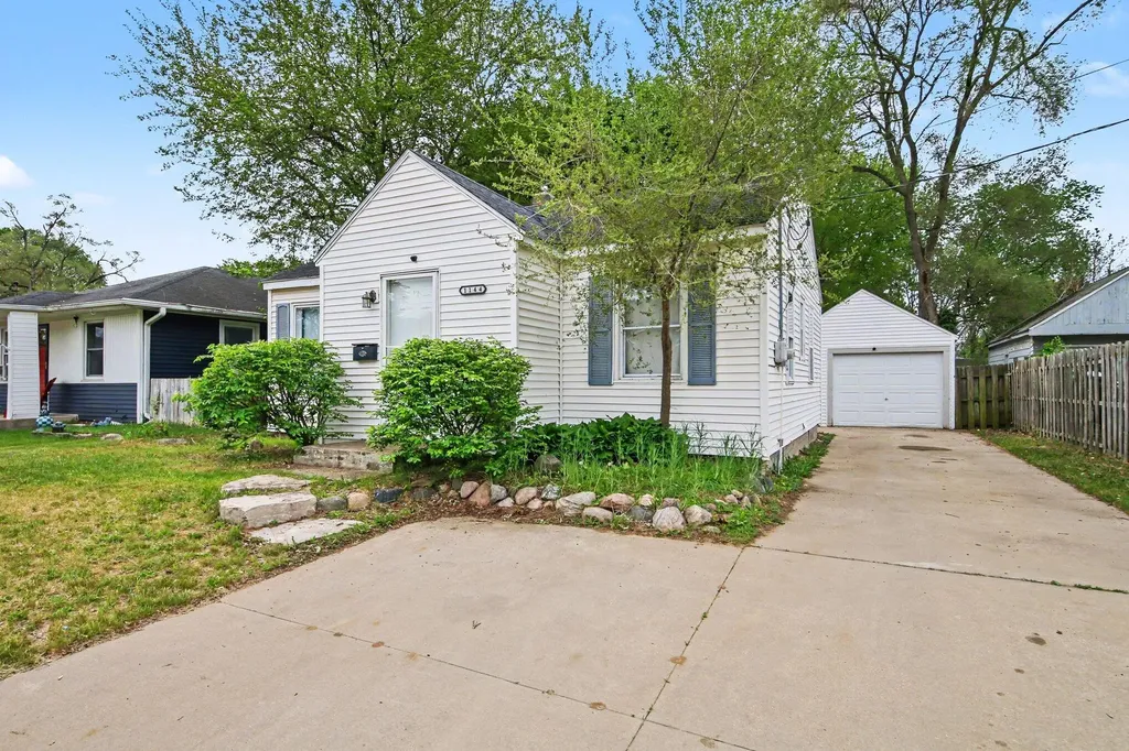 1144 36th Street SW Wyoming City MI 49509