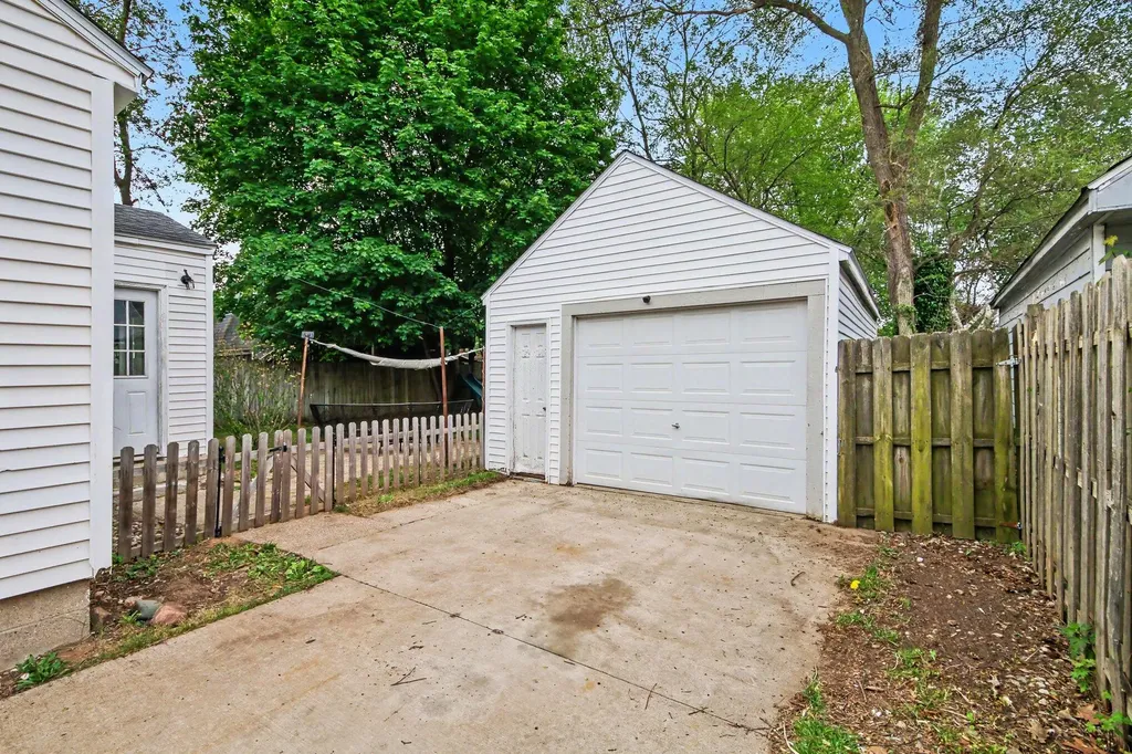 1144 36th Street SW Wyoming City MI 49509