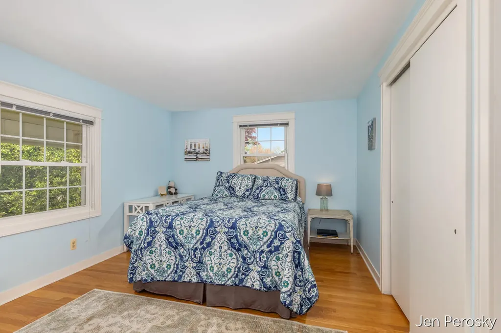 1646 Laurel Avenue SE East Grand Rapids City MI 49506
