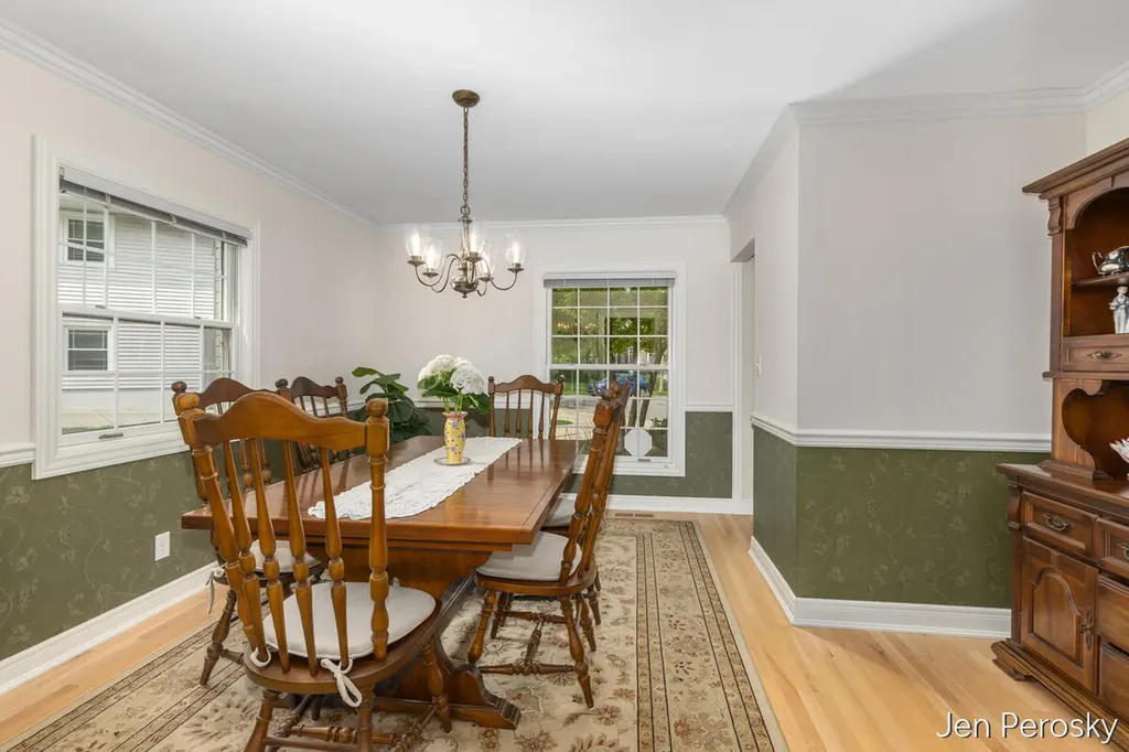 1646 Laurel Avenue SE East Grand Rapids City MI 49506
