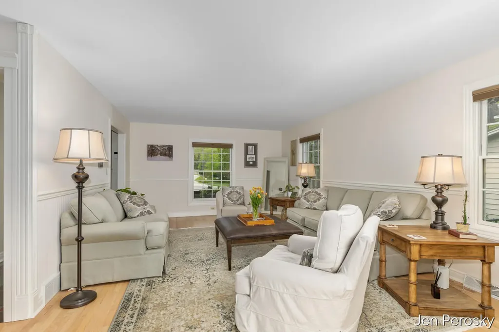 1646 Laurel Avenue SE East Grand Rapids City MI 49506