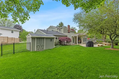 1646 Laurel Avenue SE East Grand Rapids City MI 49506