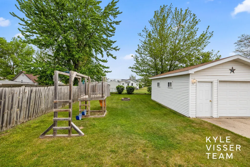 331 41st Street SW Wyoming City MI 49548