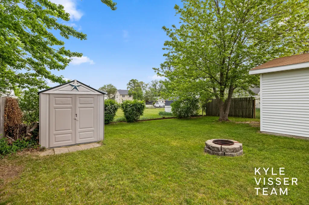 331 41st Street SW Wyoming City MI 49548