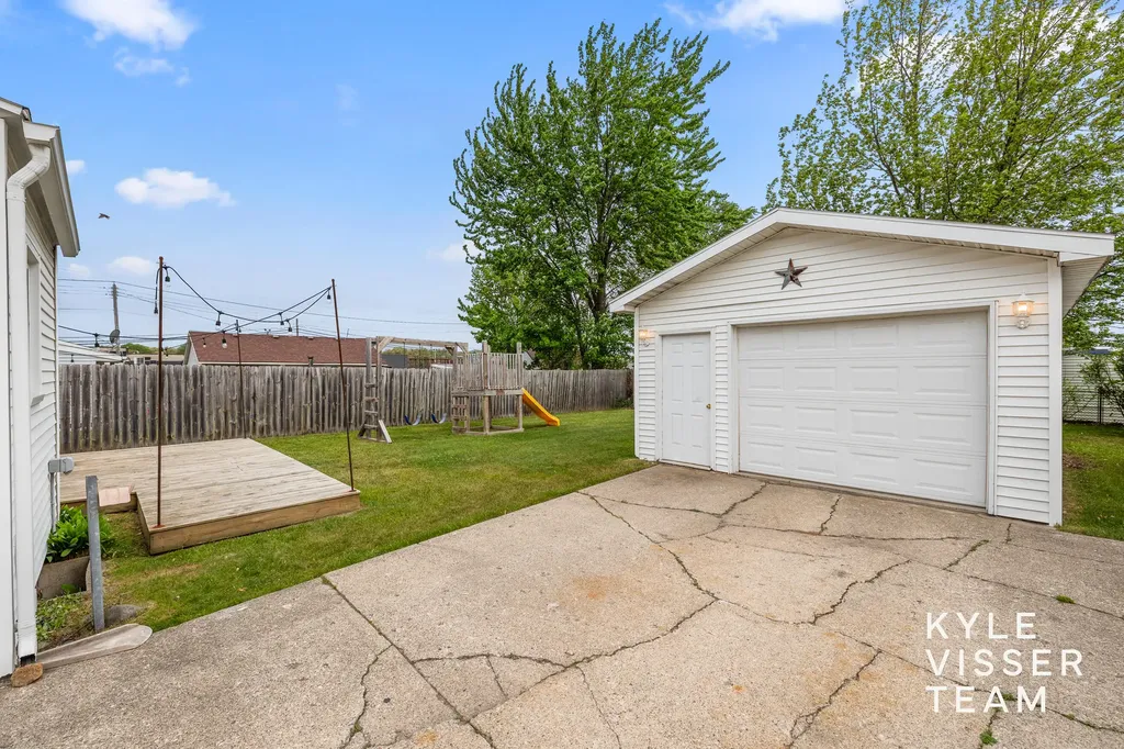 331 41st Street SW Wyoming City MI 49548