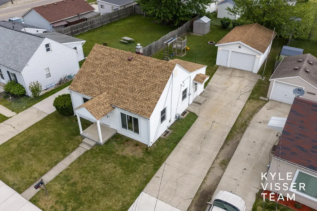 331 41st Street SW Wyoming City MI 49548