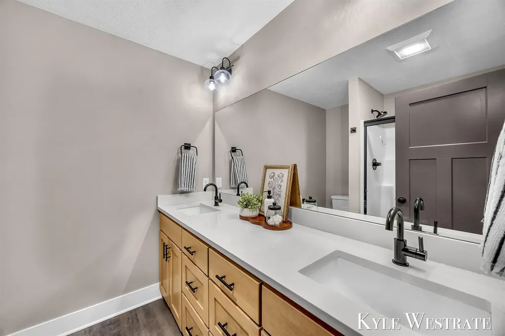 10886 Douglas Drive Allendale Charter Township MI 49401