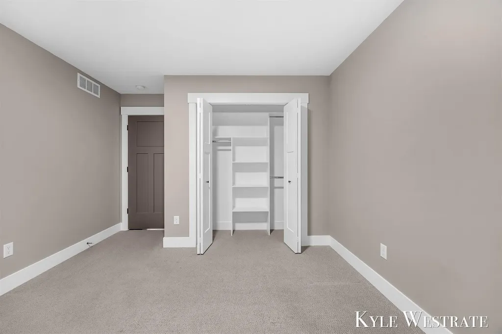 10886 Douglas Drive Allendale Charter Township MI 49401
