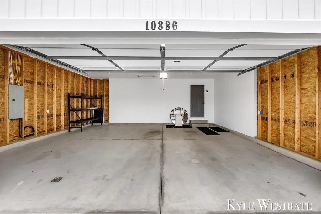 10886 Douglas Drive Allendale Charter Township MI 49401
