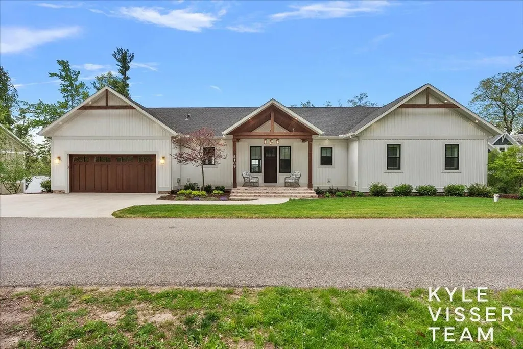 5109 E Manitou Way Croton Township MI 49337