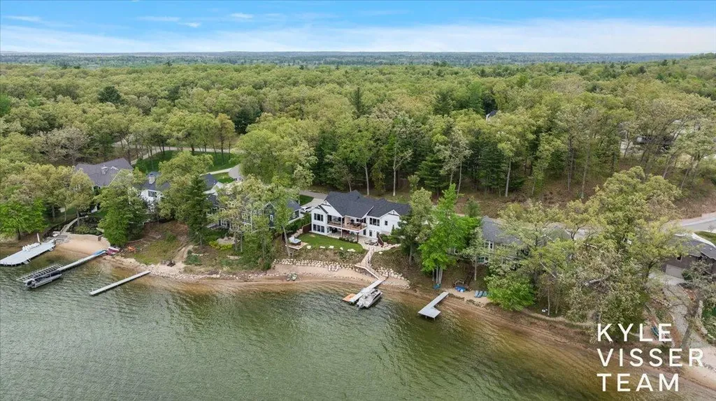 5109 E Manitou Way Croton Township MI 49337