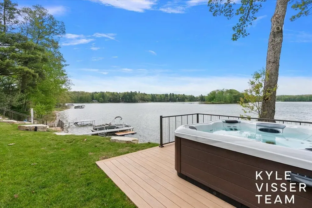 5109 E Manitou Way Croton Township MI 49337