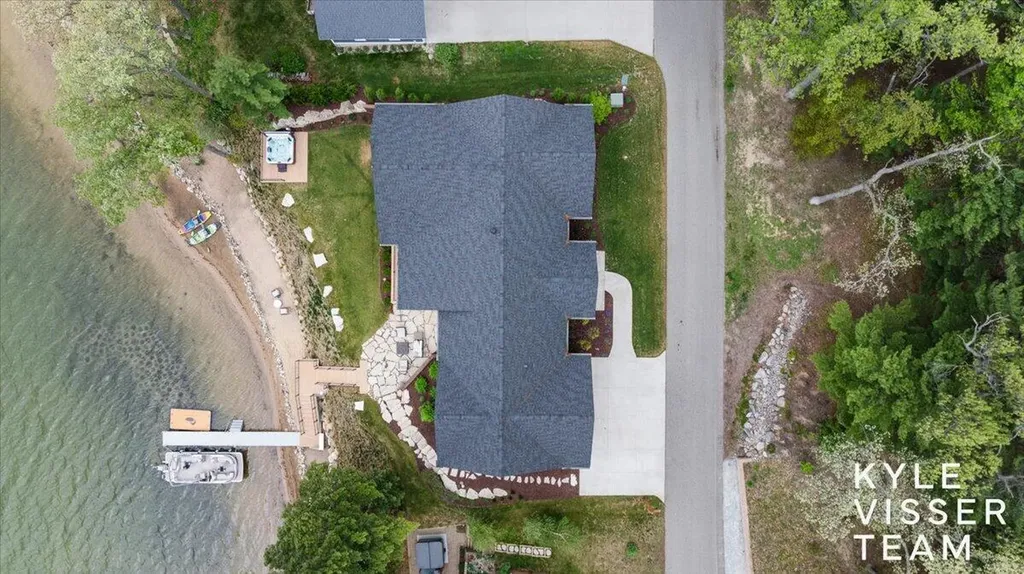 5109 E Manitou Way Croton Township MI 49337